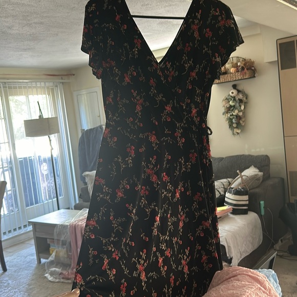 CUTE FLORAL SKATER DRESS WITH FRONT TIE - Picture 2 of 6